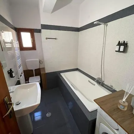 Hill 别墅 特里卡拉